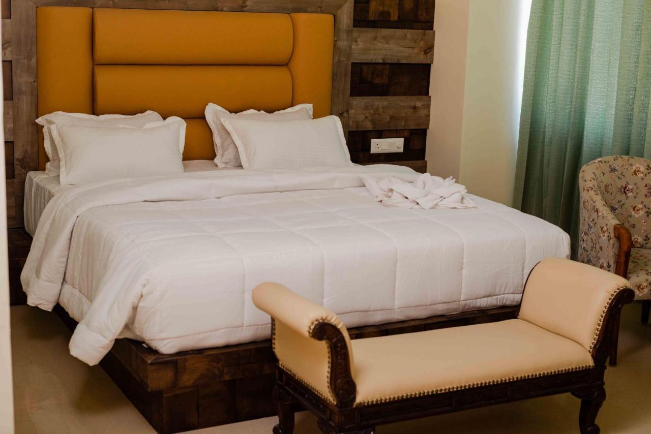 Hotel Grand Lotus Dimāpur Esterno foto