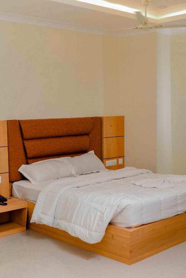 Hotel Grand Lotus Dimāpur Esterno foto
