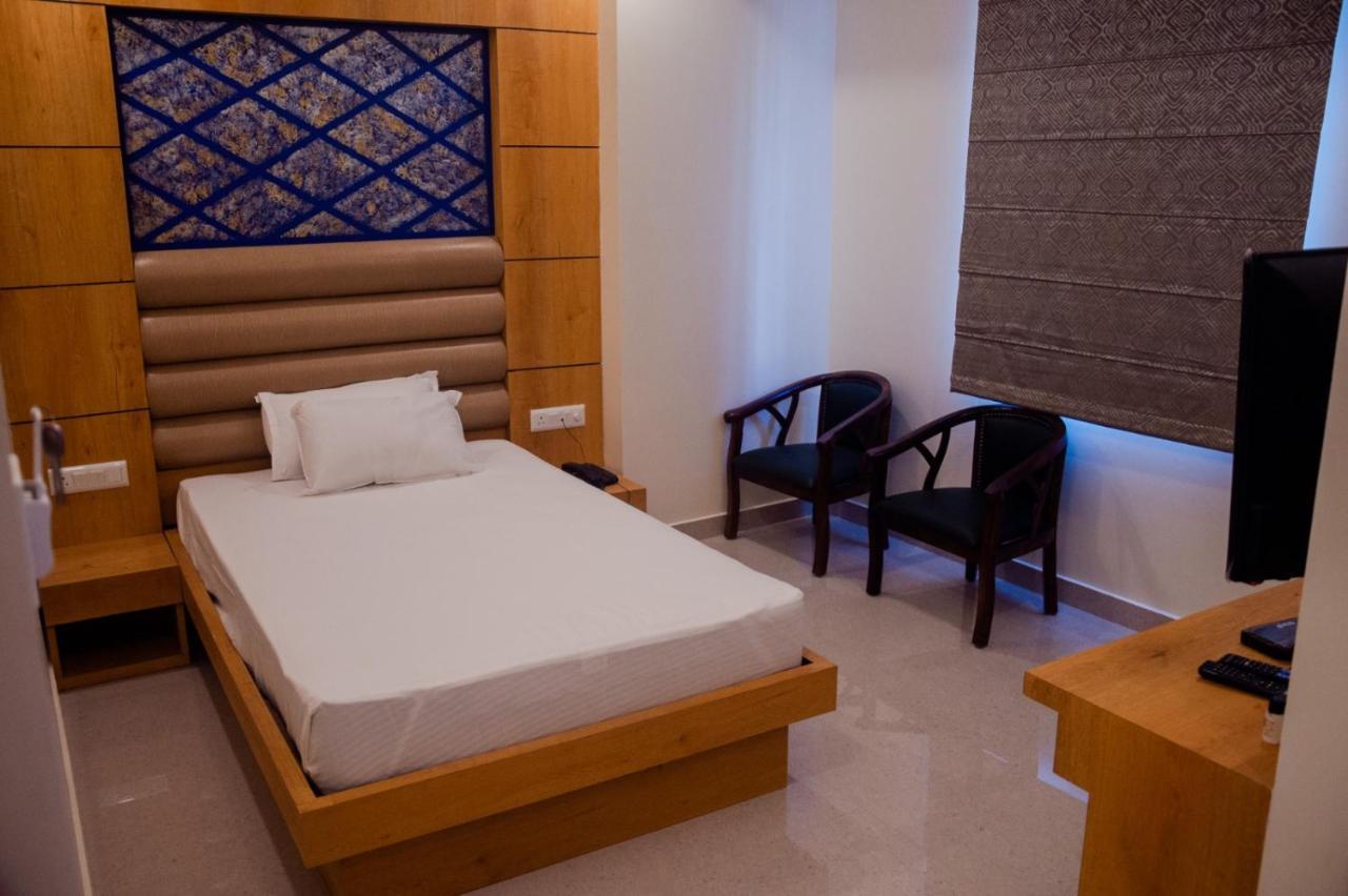 Hotel Grand Lotus Dimāpur Esterno foto